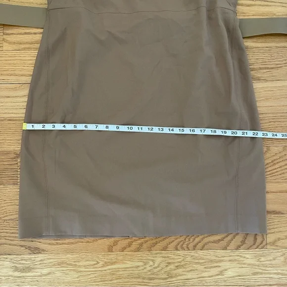 M.M. LaFleur The Cynthia Dress in Italian Wool Twill - Picture 10 of 11